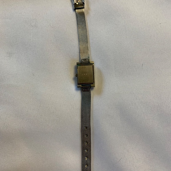 Working Vintage Shannons Silver Tone Mesh Band Watch with Brand New Battery! - Picture 5 of 8